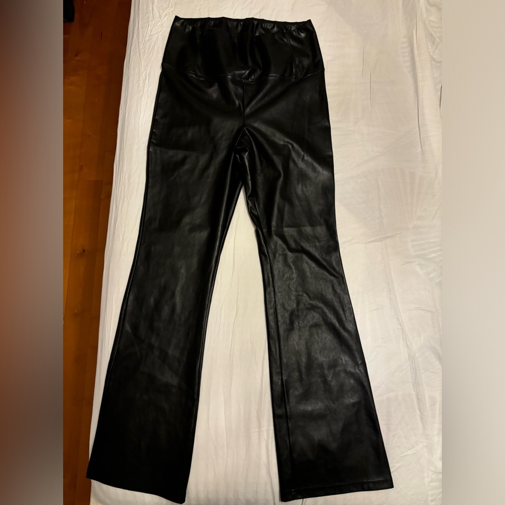 Arizia Wilfred vegan leather bottoms